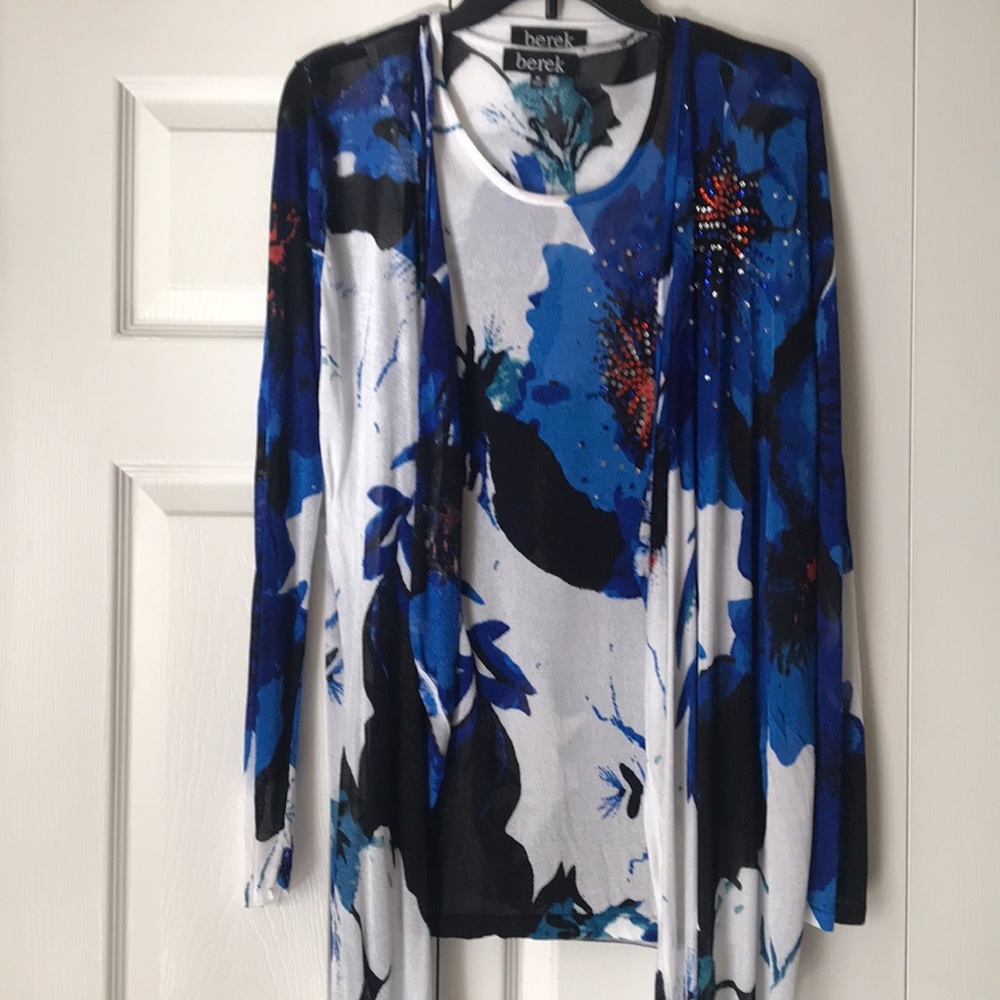 Sheer patterned rhinestone top and open cardigan, m